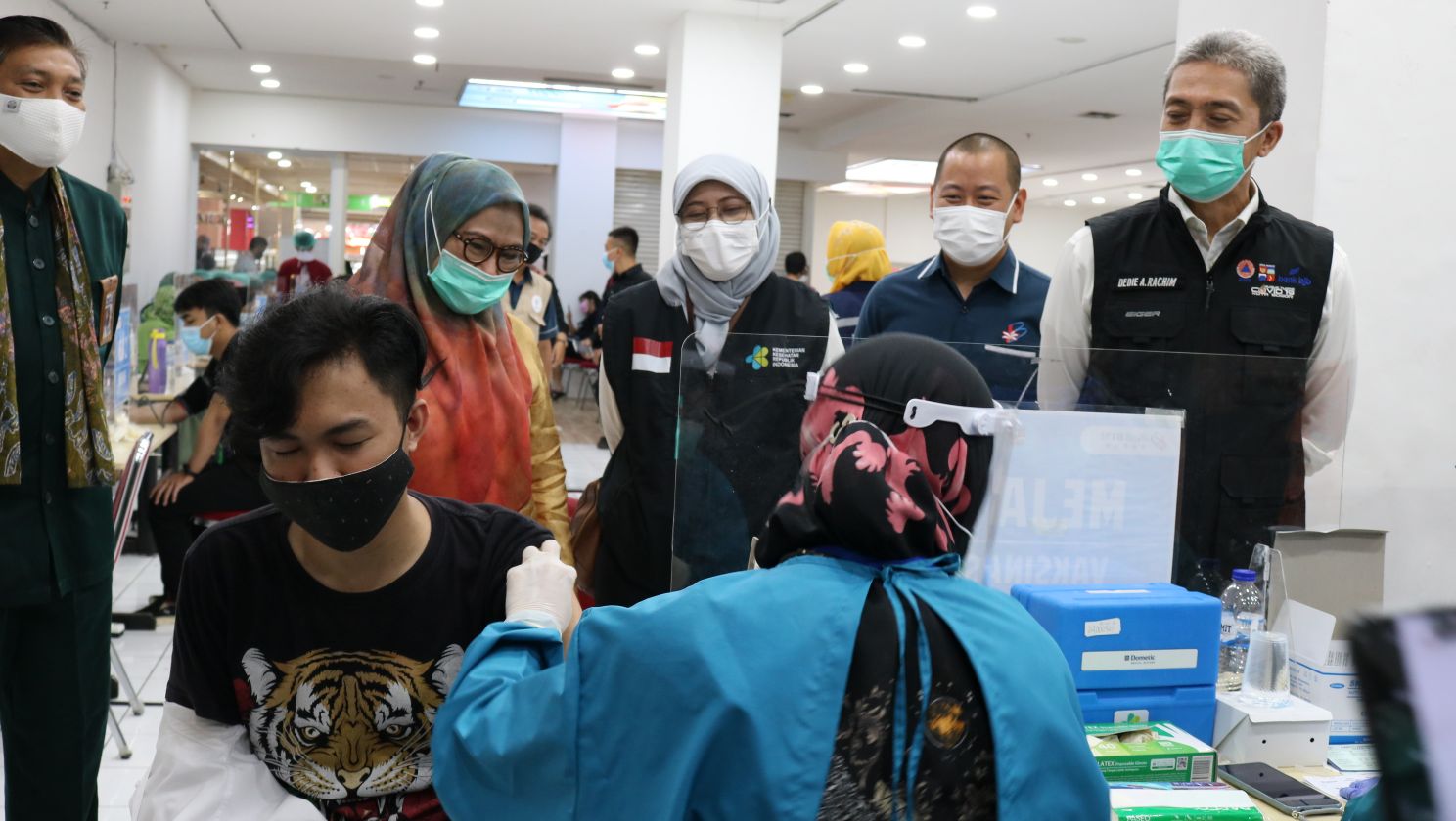 Pelaksaan Vaksinasi Covid19 bagi Pengelola Pusat Perbelanjaan dan Retail di Kota Bogor