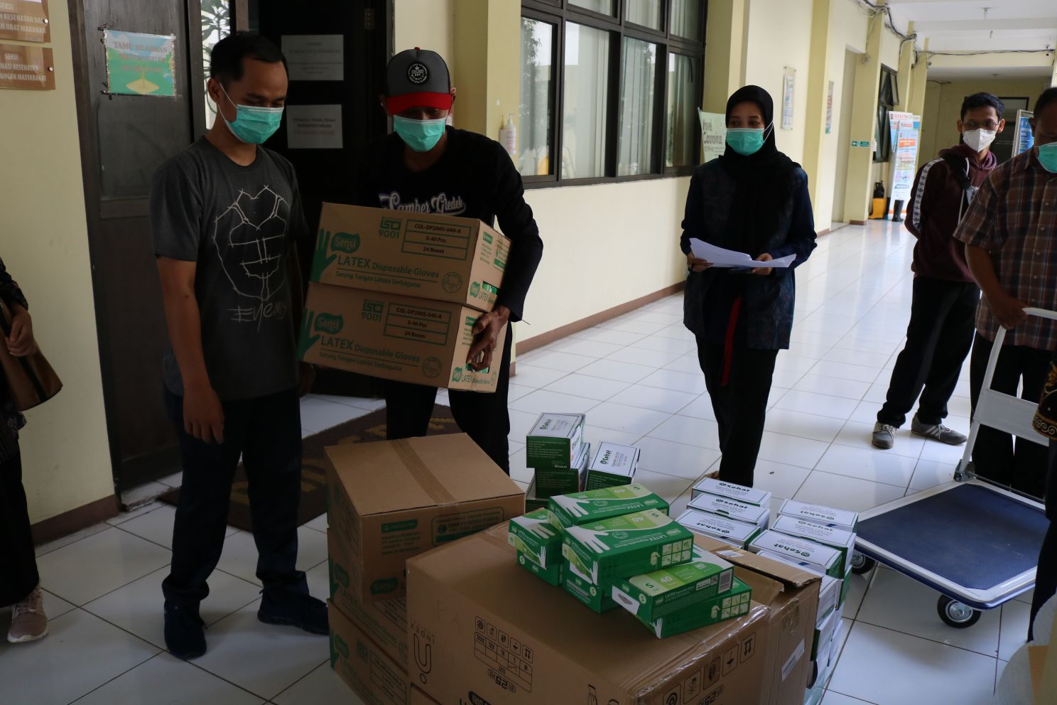 Distribusi BMHP APD (Alat Pelindung Diri) Dalam Rangka Penanganan Covid-19 di Kota Bogor